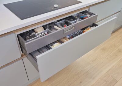 28 Saxon Hurst modern handleless kitchen 13