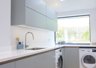 28 Saxon Hurst modern handleless kitchen 16