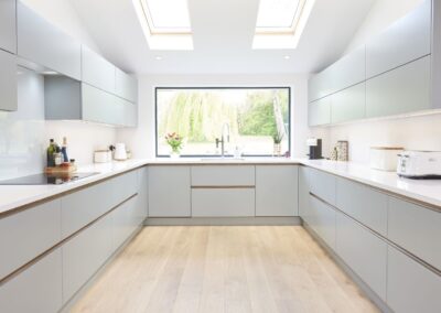 28 Saxon Hurst modern handleless kitchen 2