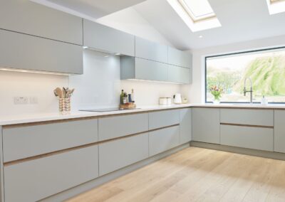28 Saxon Hurst modern handleless kitchen 5