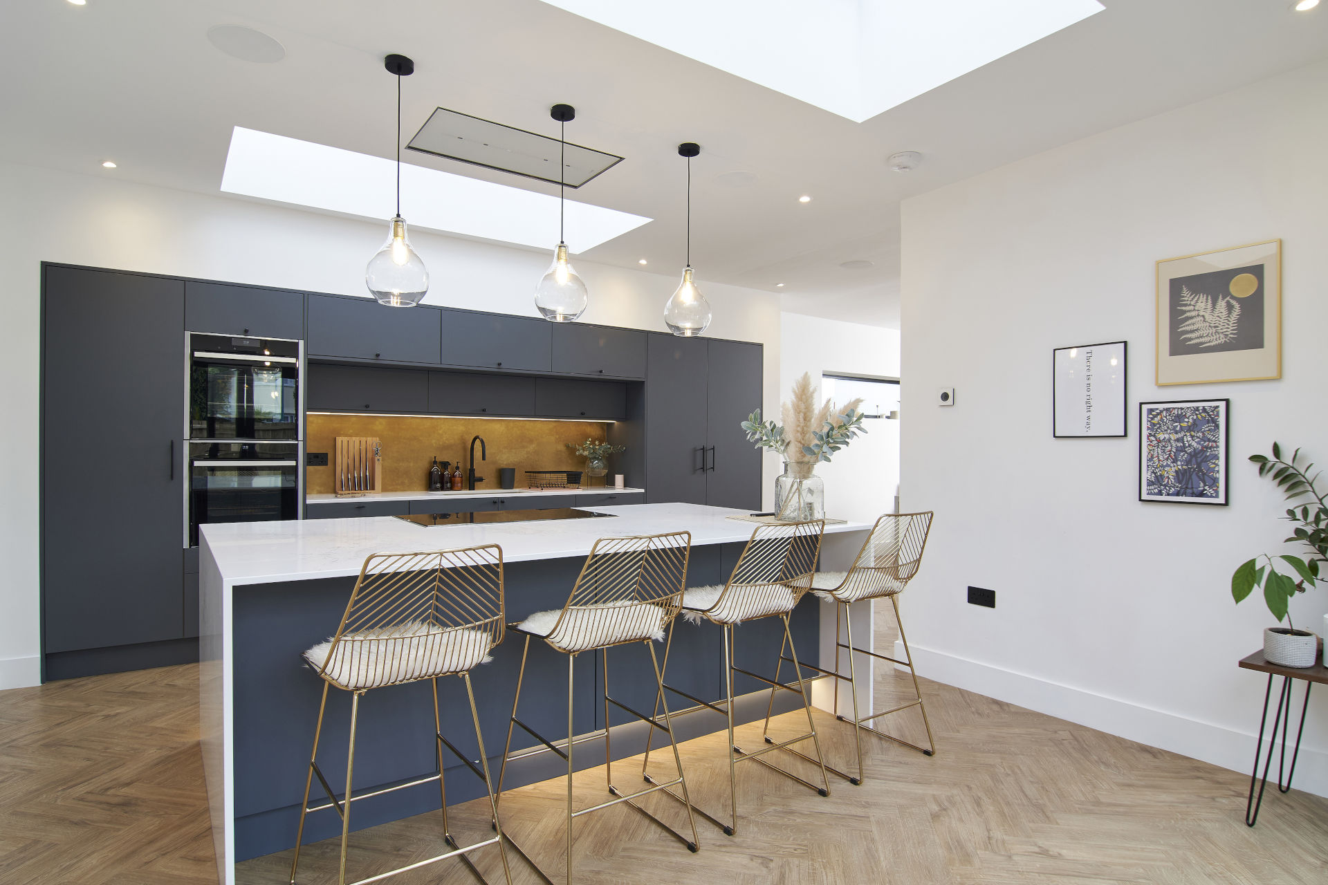 Lombard Avenue 008 fitted kitchen