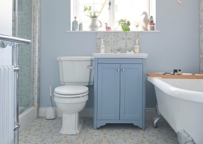 Cosy Cottage Bathroom (1)