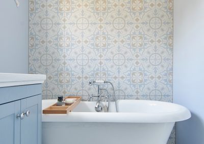 Cosy Cottage Bathroom (4)