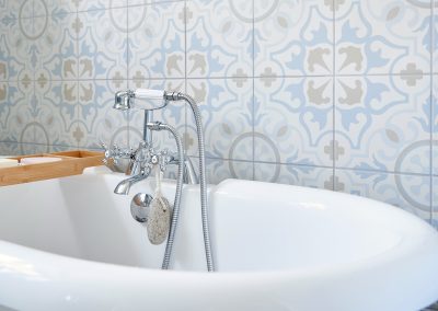 Cosy Cottage Bathroom (6)