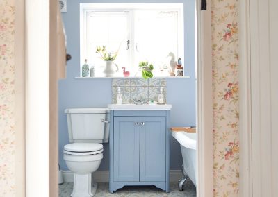 Cosy Cottage Bathroom (8)